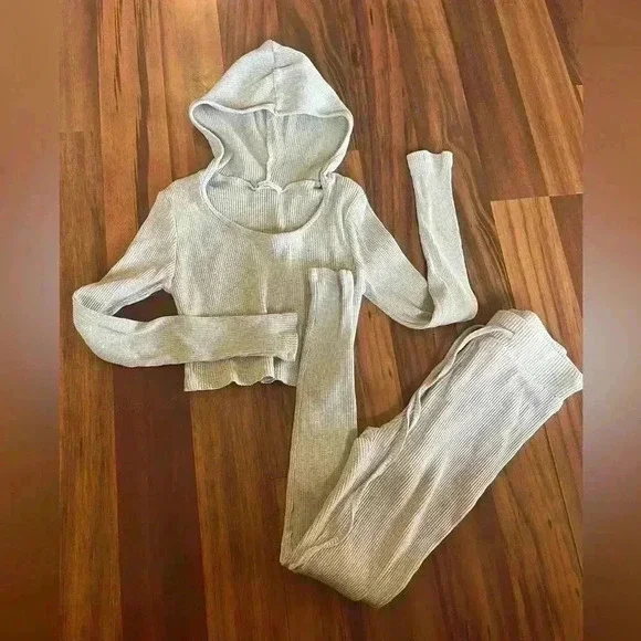 Zaful Sports Cropped hooded gray long sleeve top and free pants leggings size 8 - Picture 4 of 11